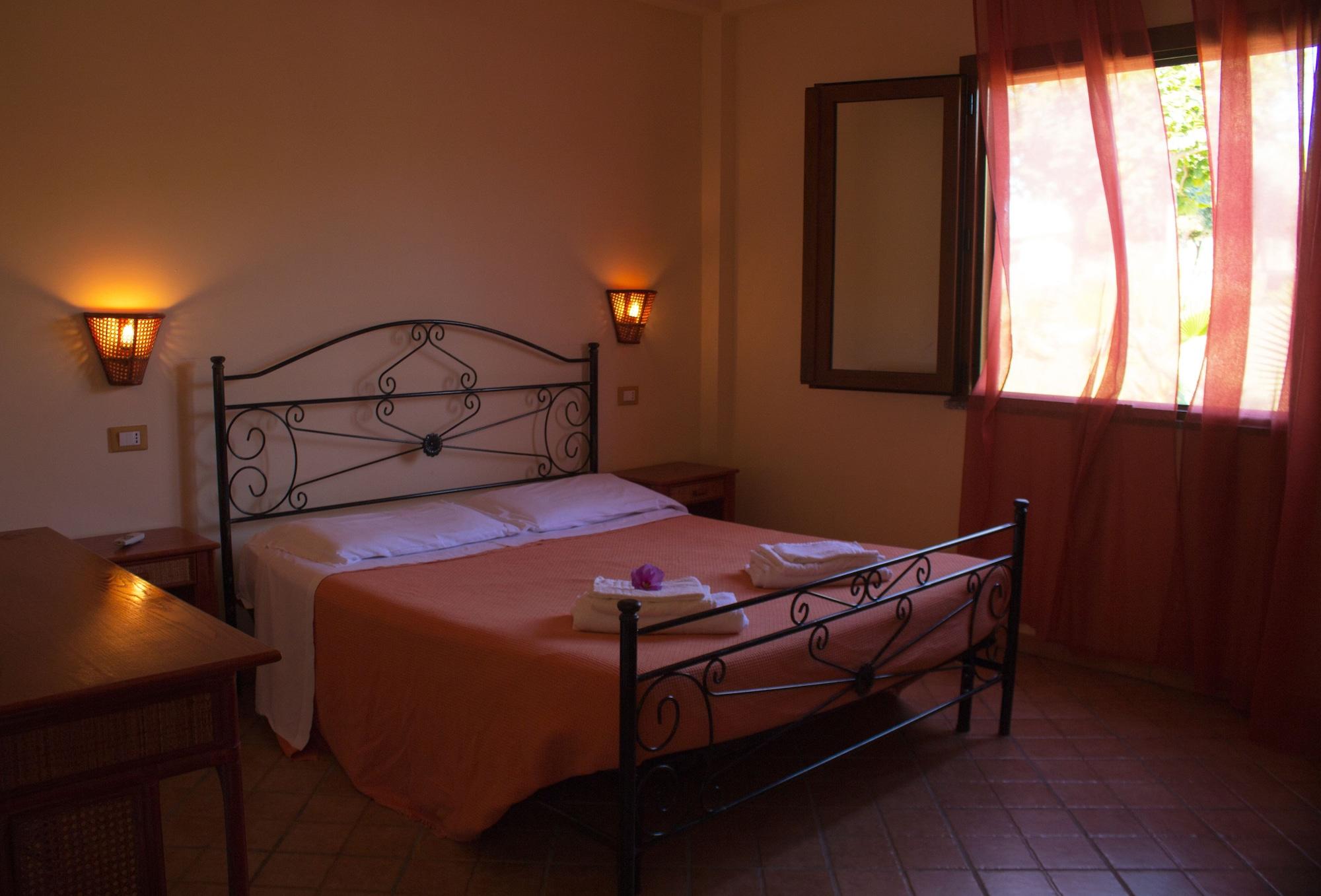 Agriturismo Ninea Ricadi Eksteriør billede