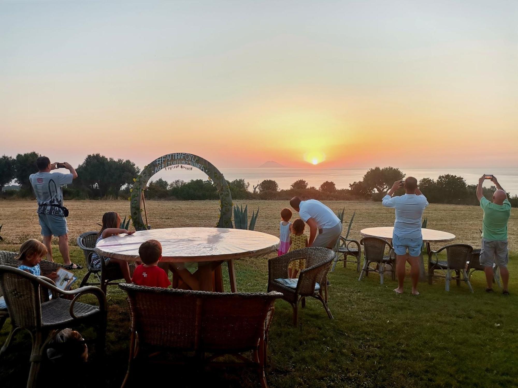 Agriturismo Ninea Ricadi Eksteriør billede