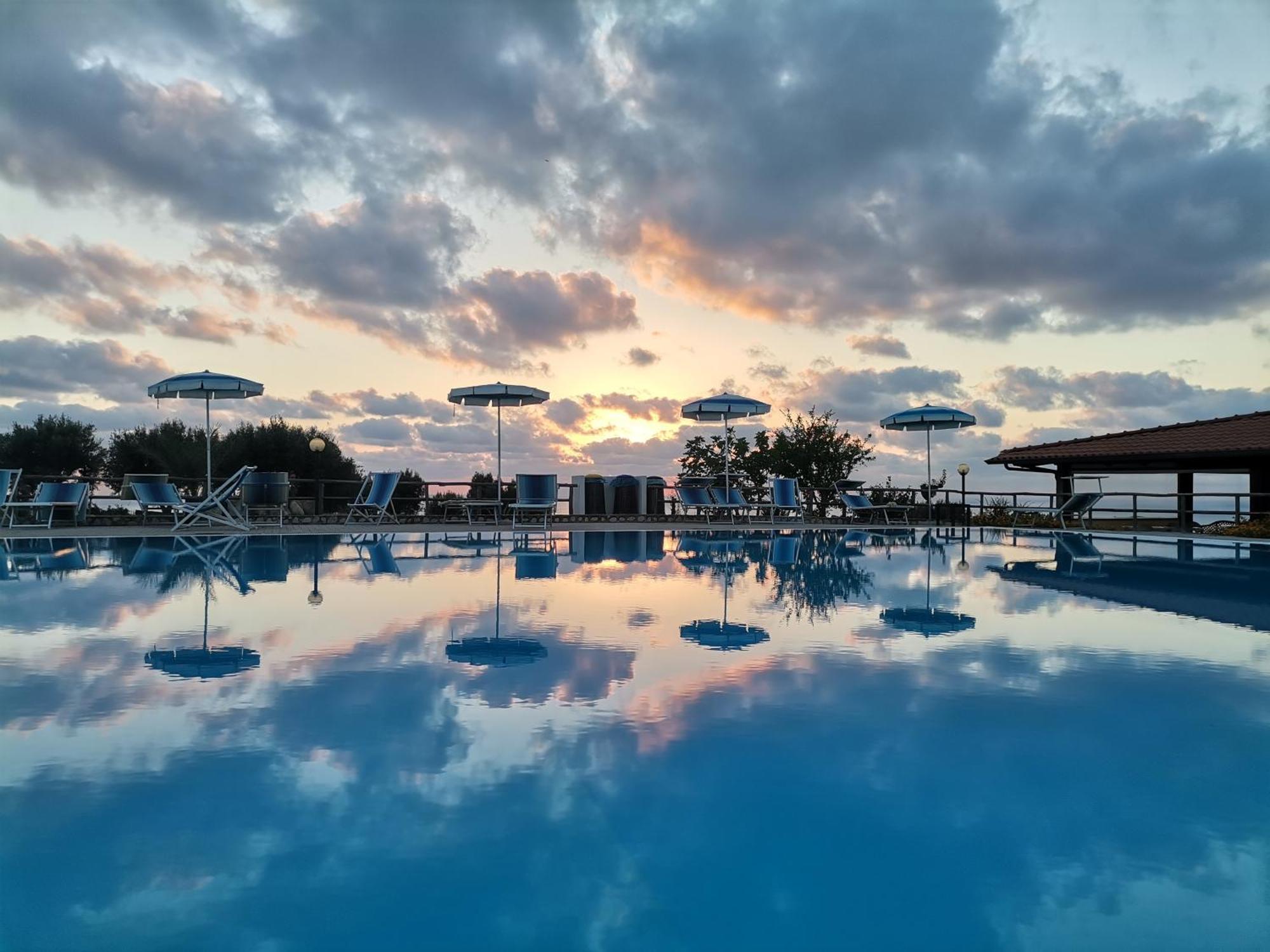 Agriturismo Ninea Ricadi Eksteriør billede