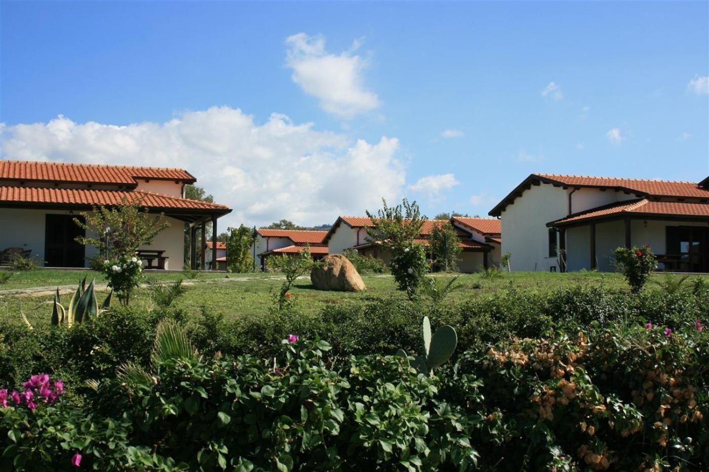 Agriturismo Ninea Ricadi Eksteriør billede